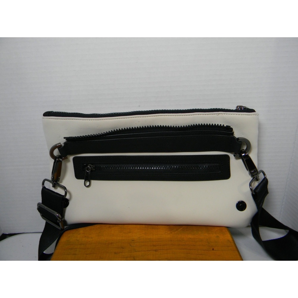 Caraa x Athleta White Black Crossbody Shoulder Bag Zip Organizer Women's